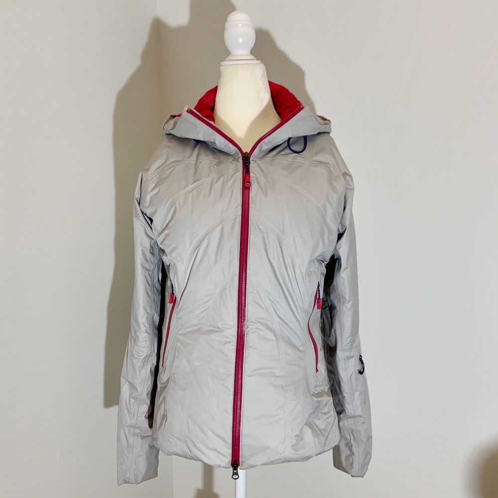 LIKE NEW The North Face Summit Series Down Jacket